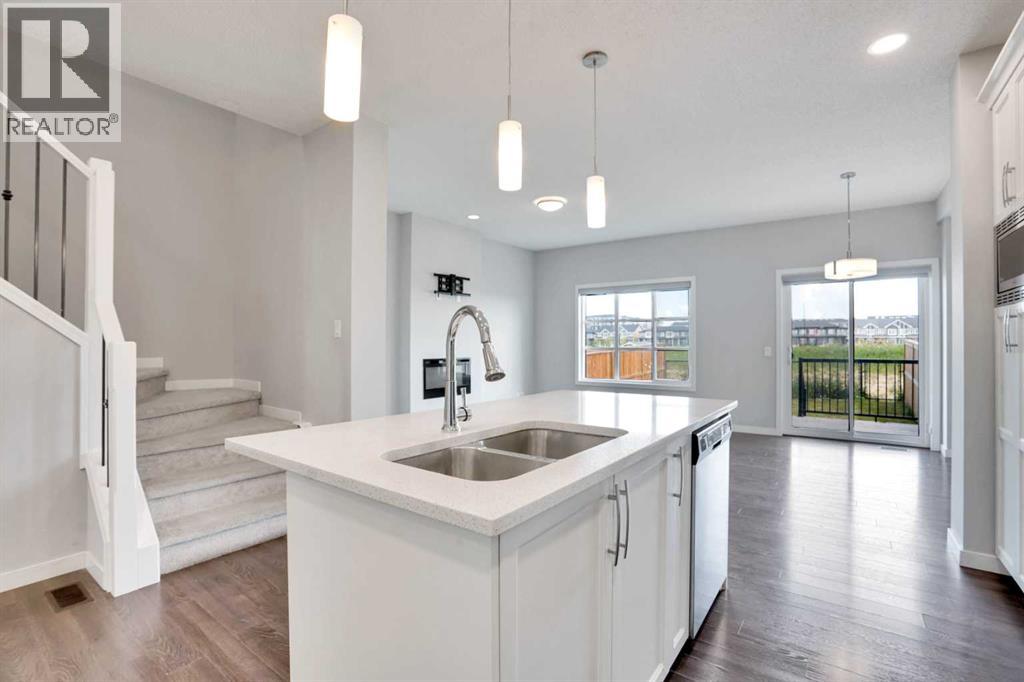 186 Carringvue Park NW - 14