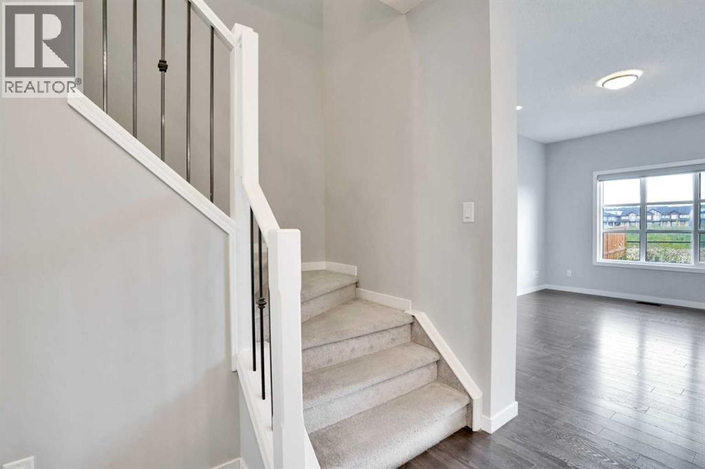 186 Carringvue Park NW - 9
