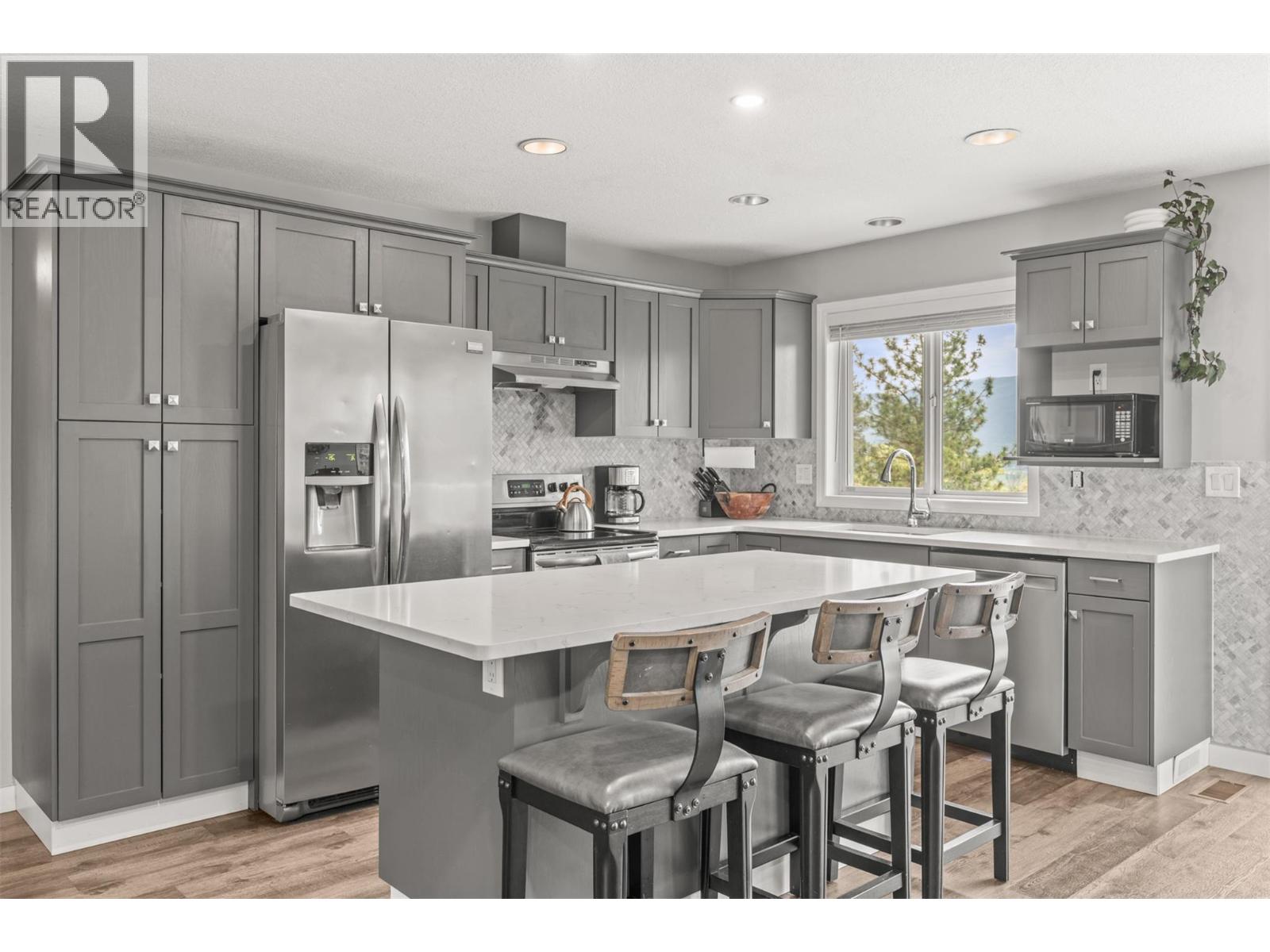 4666 Grandview Flats Road N - 14