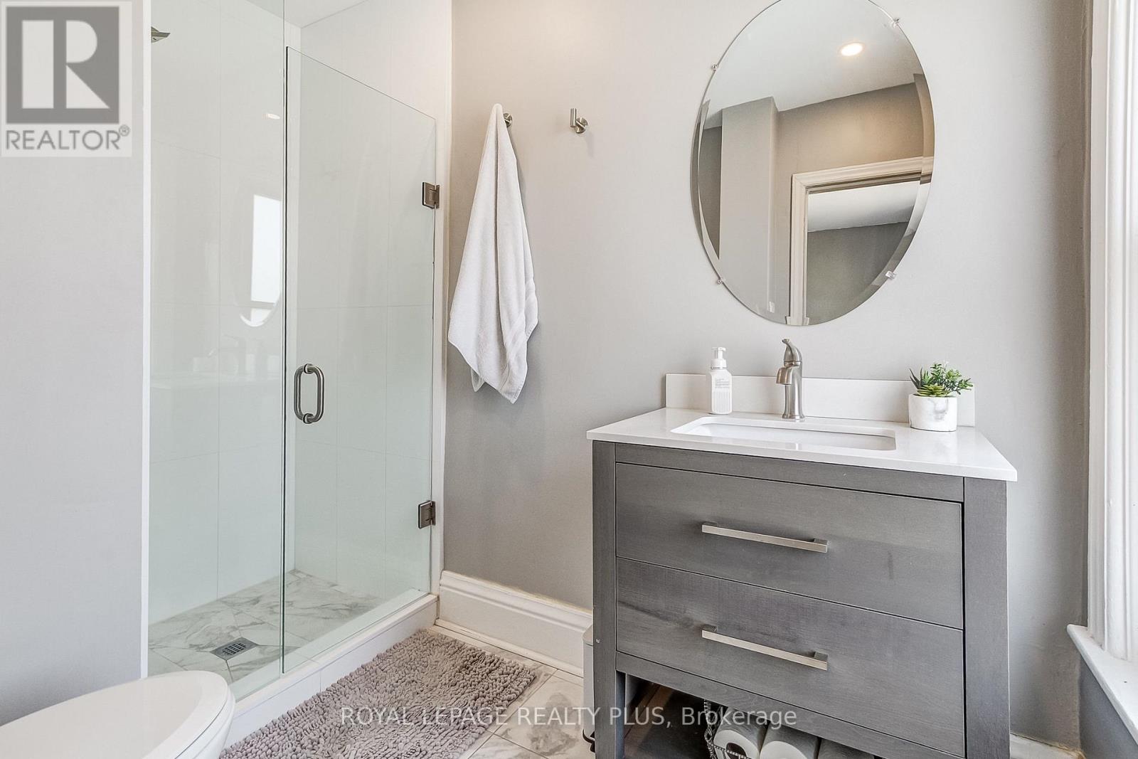38 ROSEMONT AVENUE - 19