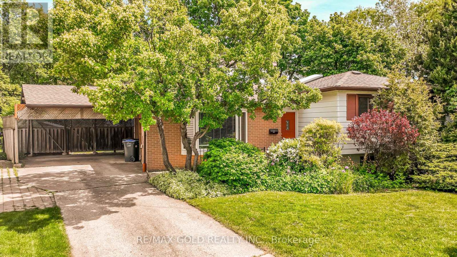 16 DONALDA PLACE - 5