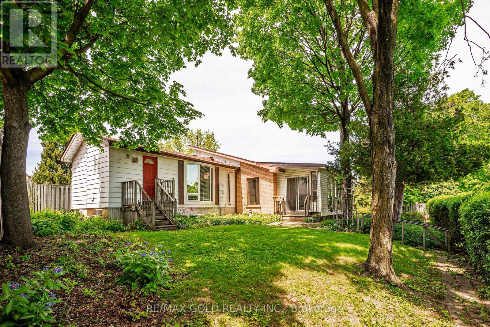 16 DONALDA PLACE - 45