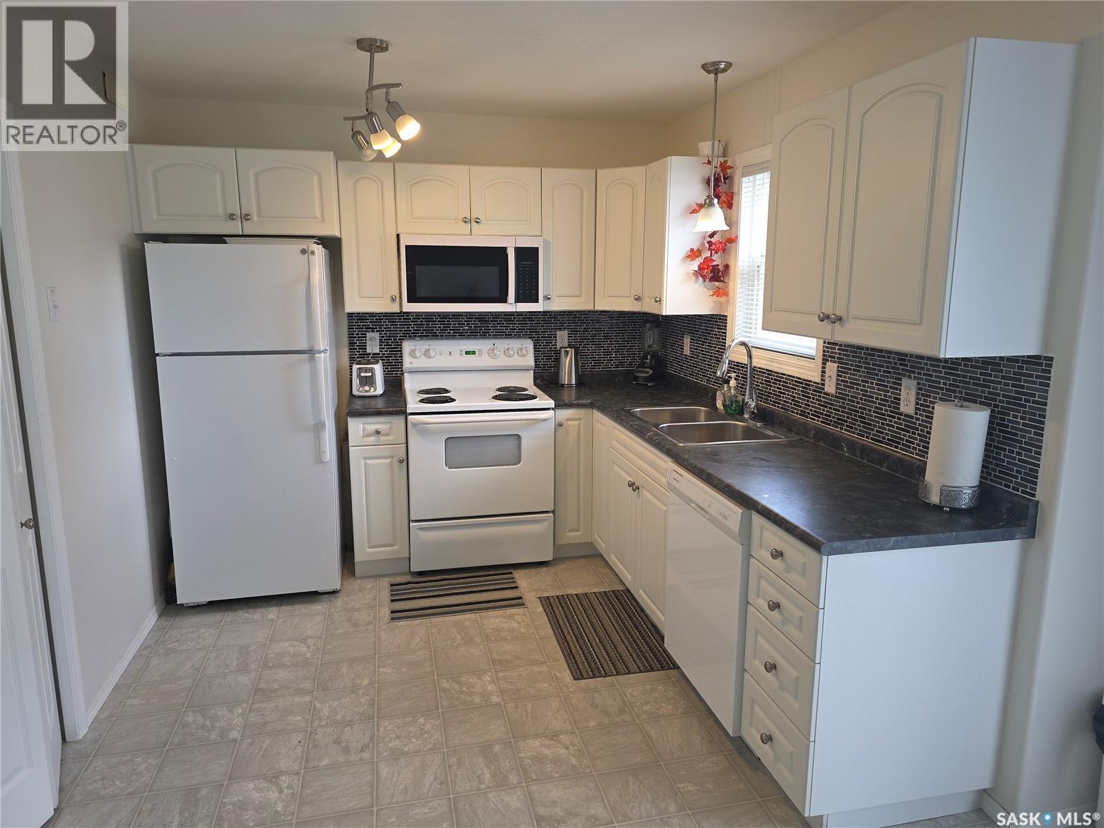 33 135 Pawlychenko LANE - photo 3
