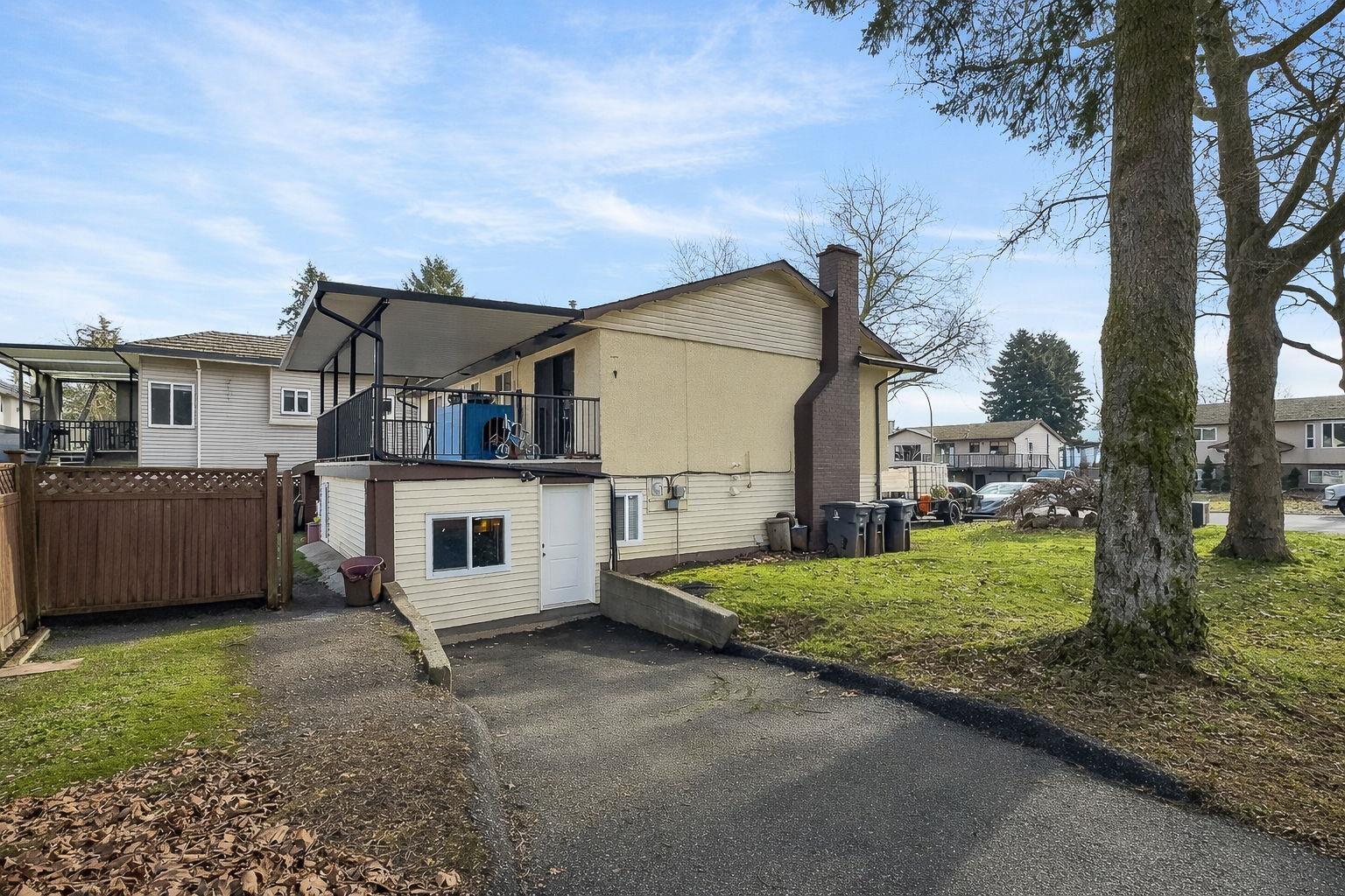 6 Bed, 4 Bath House for Sale in Surrey – 12959 CARLUKE CRESCENT, Surrey – MLS# R3133390 - Image 22