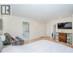 12100 Cameron Drive, Richmond, BC V6V2T3 Photo 15
