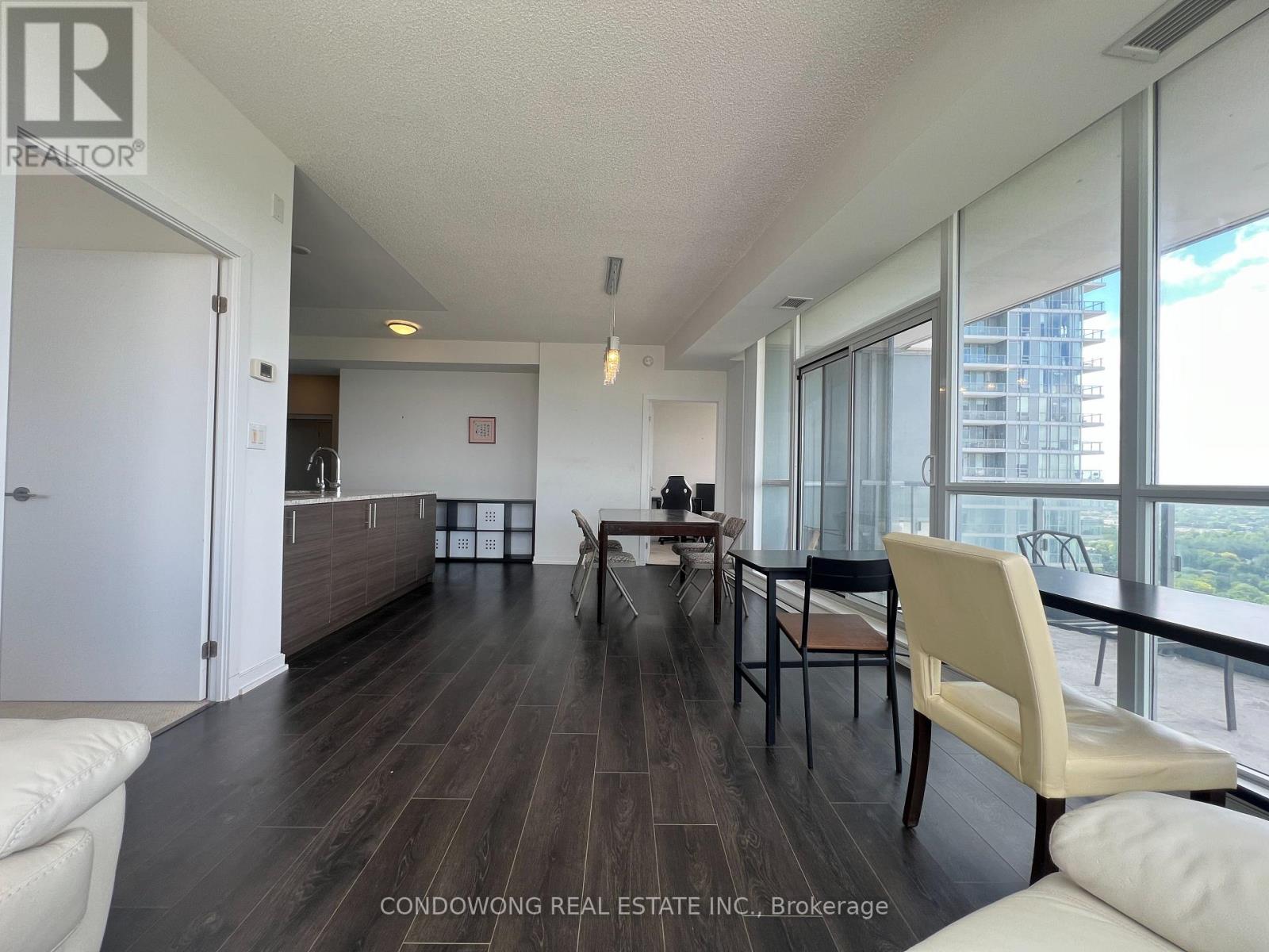 Super Bright & Spacious