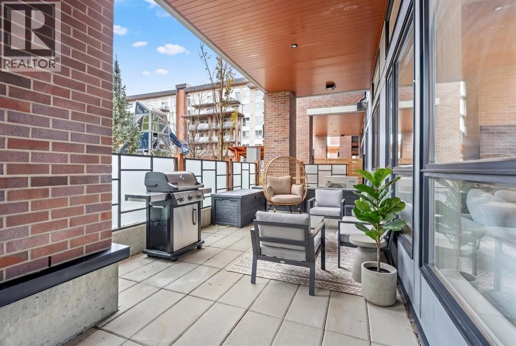 HUGE patio (virtually staged)