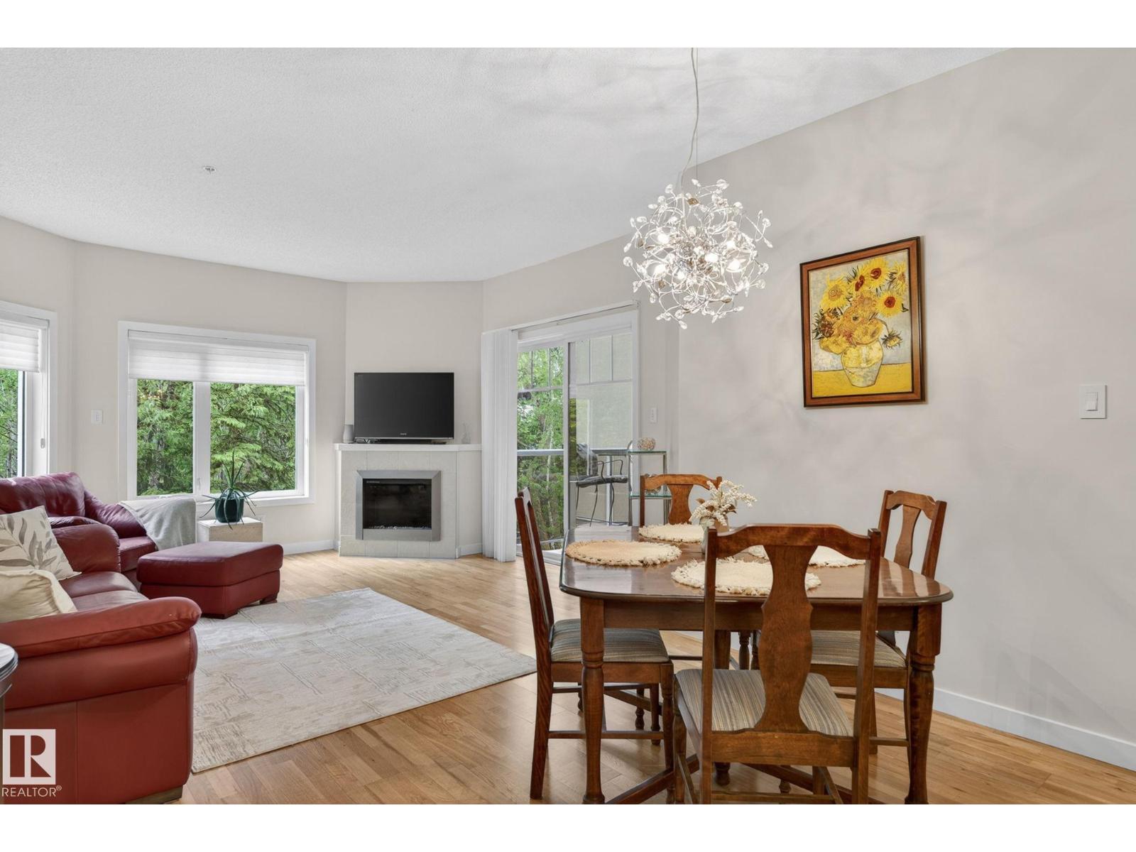 #208 5 Gate AV — photo 12