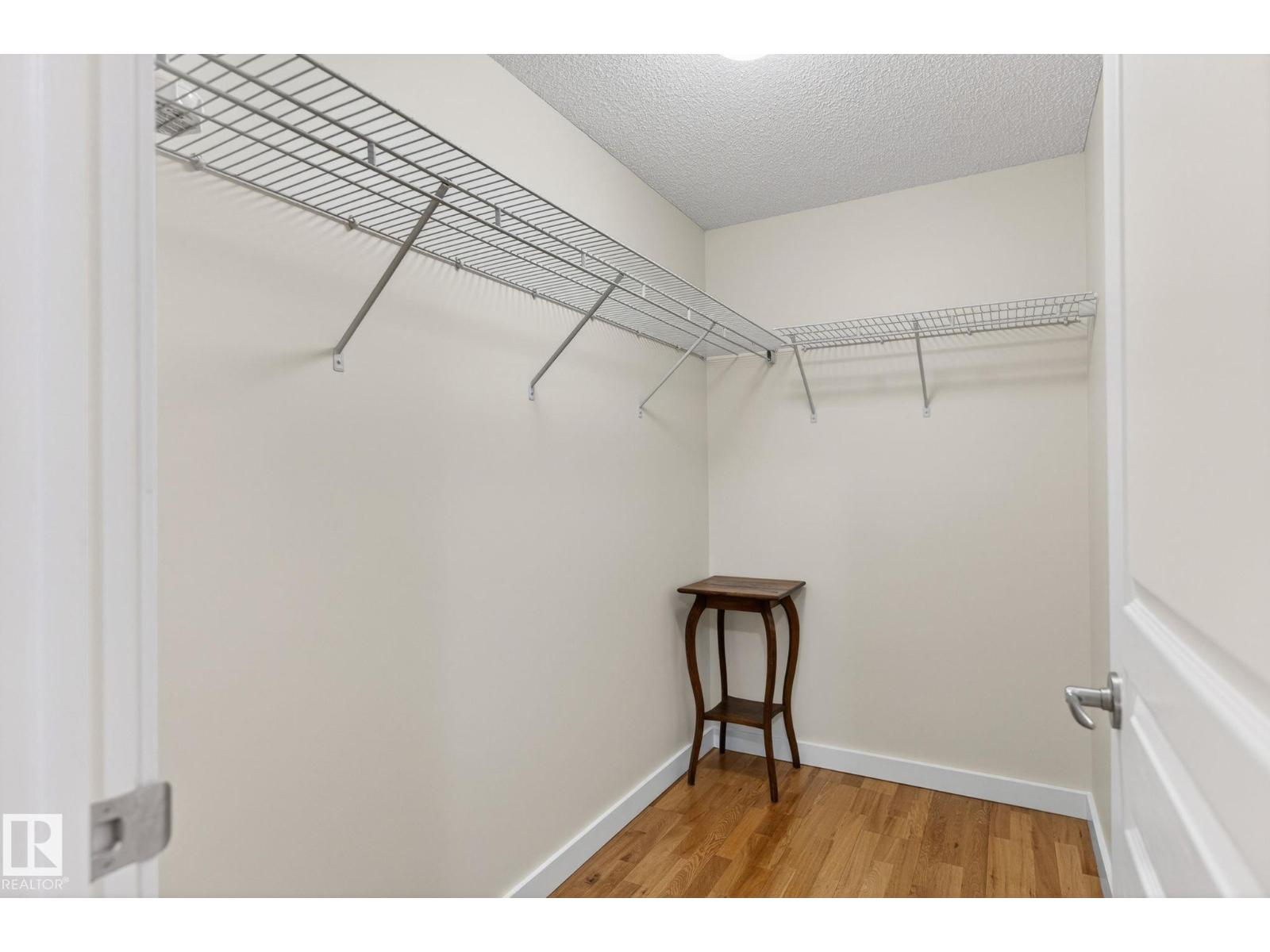 #208 5 Gate AV — photo 25