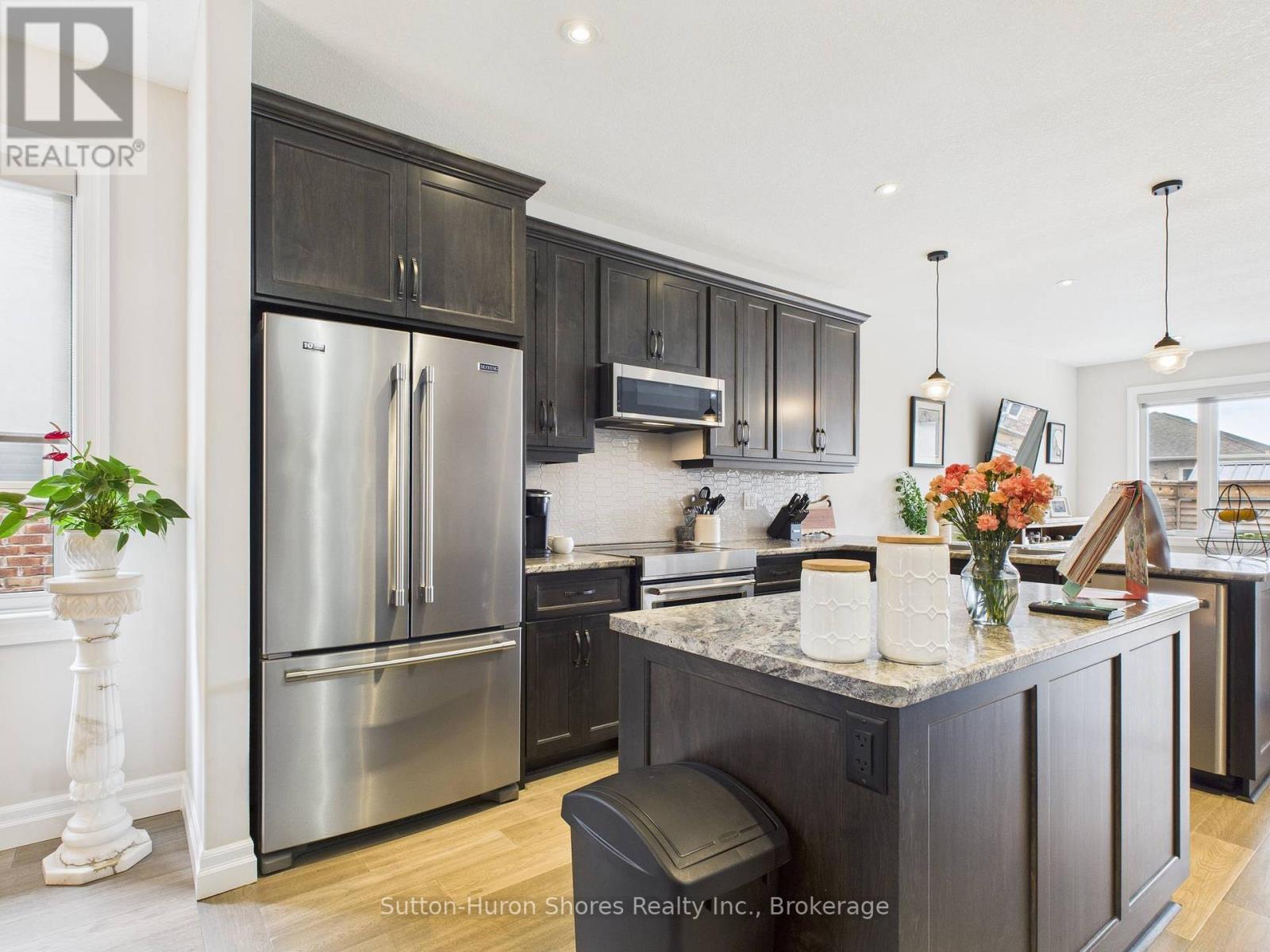404 DEVONSHIRE ROAD - 10