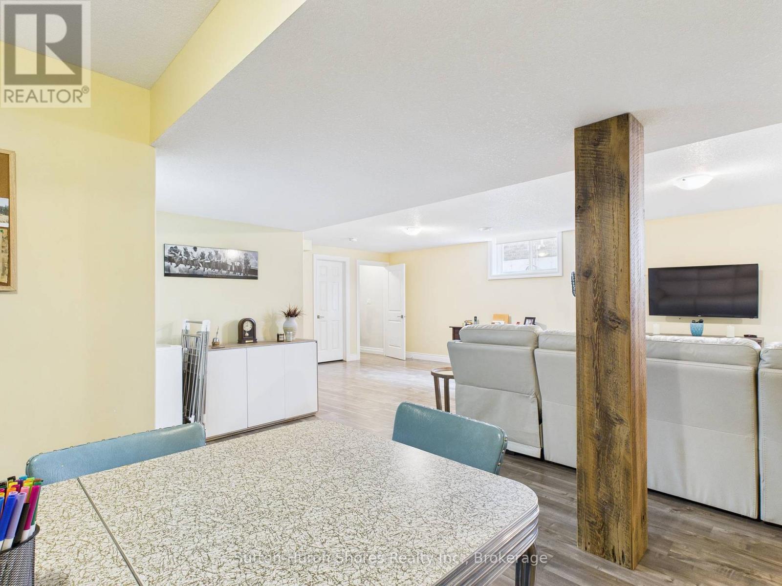 404 DEVONSHIRE ROAD - 35