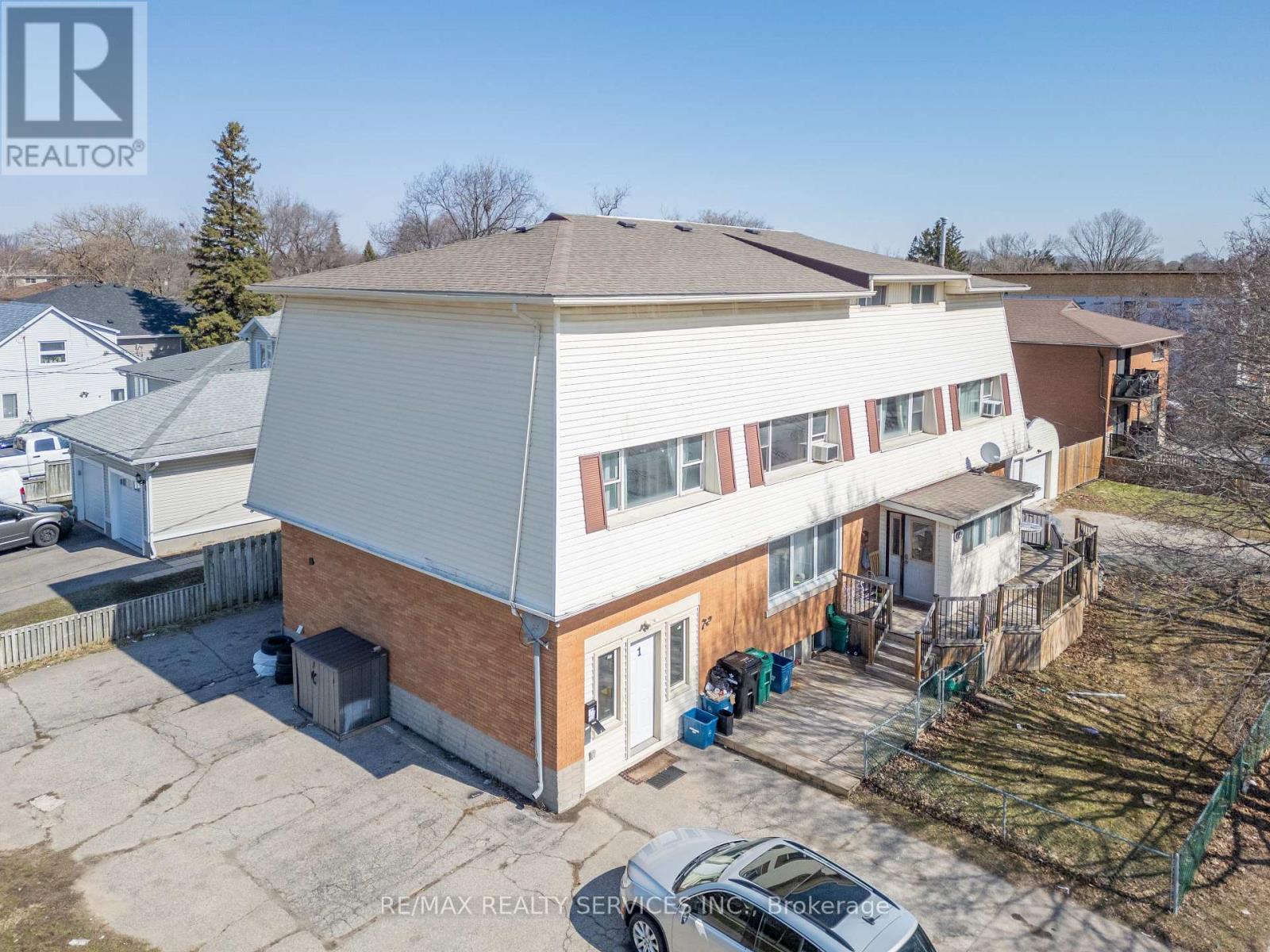 72 FLORENCE AVENUE - 19