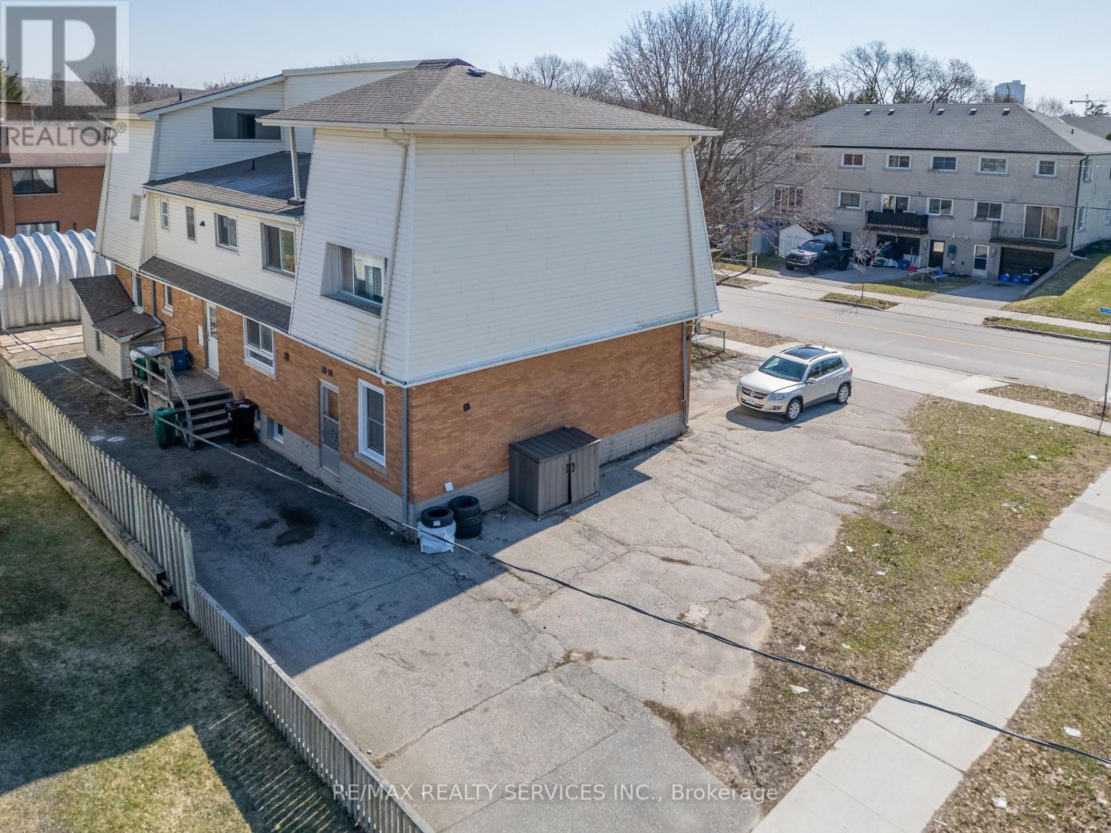 72 FLORENCE AVENUE - 22
