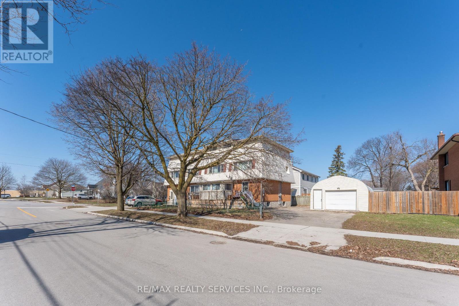 72 FLORENCE AVENUE - 3