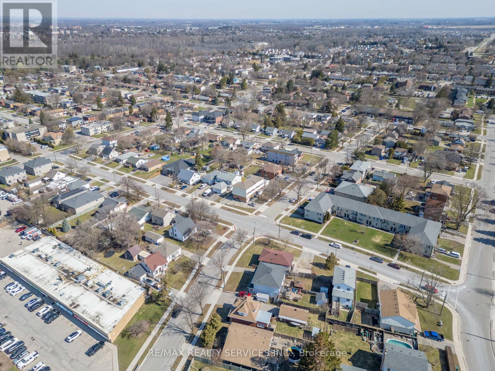 72 FLORENCE AVENUE - 35