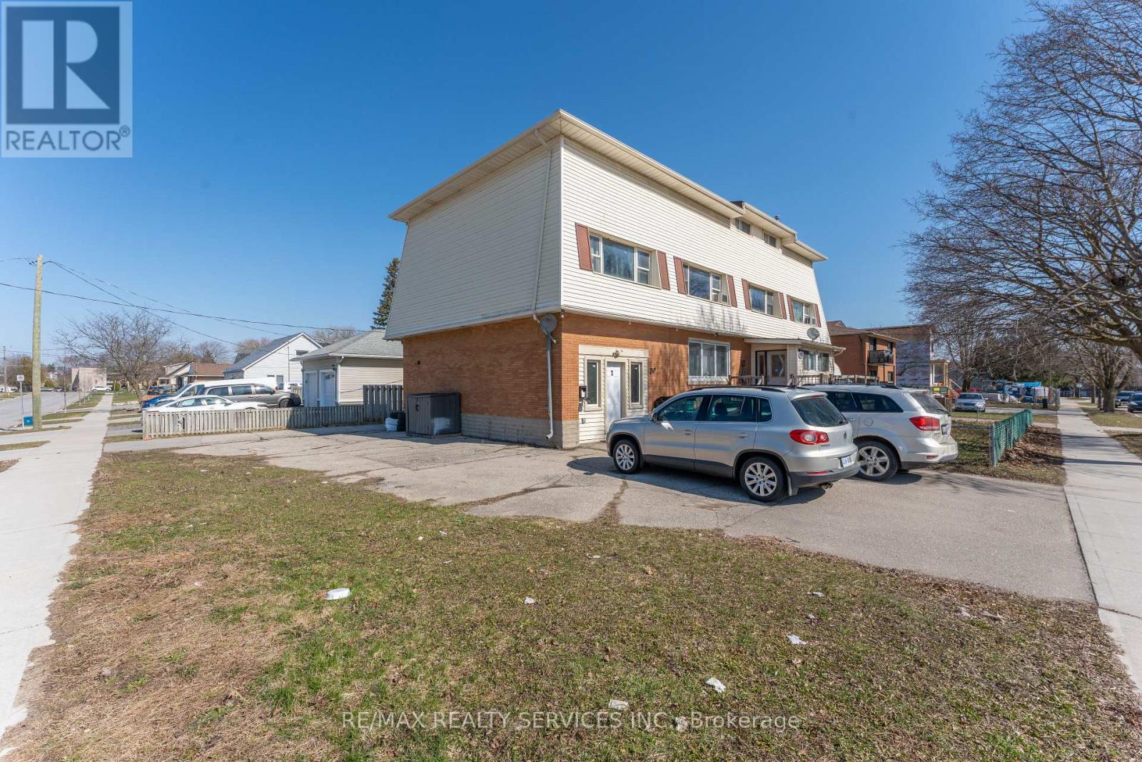 72 FLORENCE AVENUE - 7