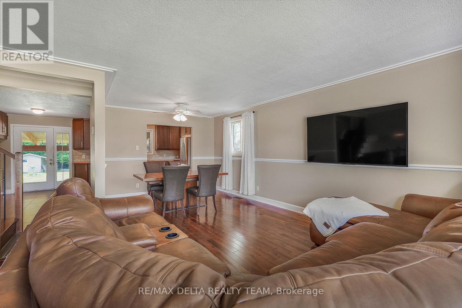 5 Bed, 3 Bath House for Sale in Ottawa – 1596 BOYER ROAD, Ottawa – MLS# X13423406 - Image 13