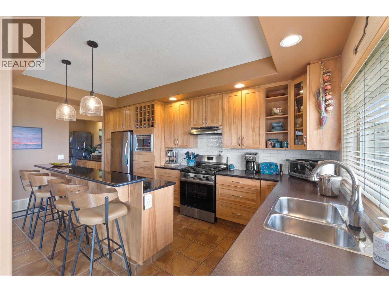 #4 776 Dunrobin Drive - 8