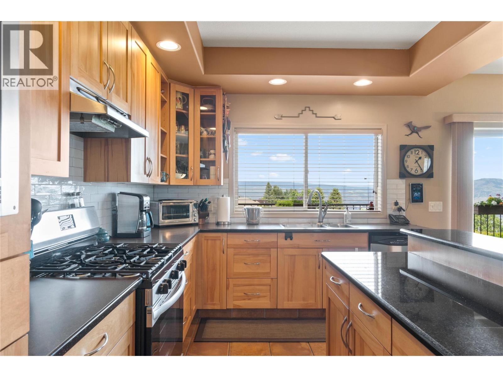 #4 776 Dunrobin Drive - 9
