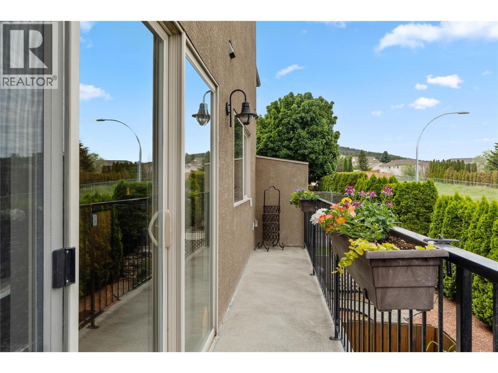#4 776 Dunrobin Drive - 13