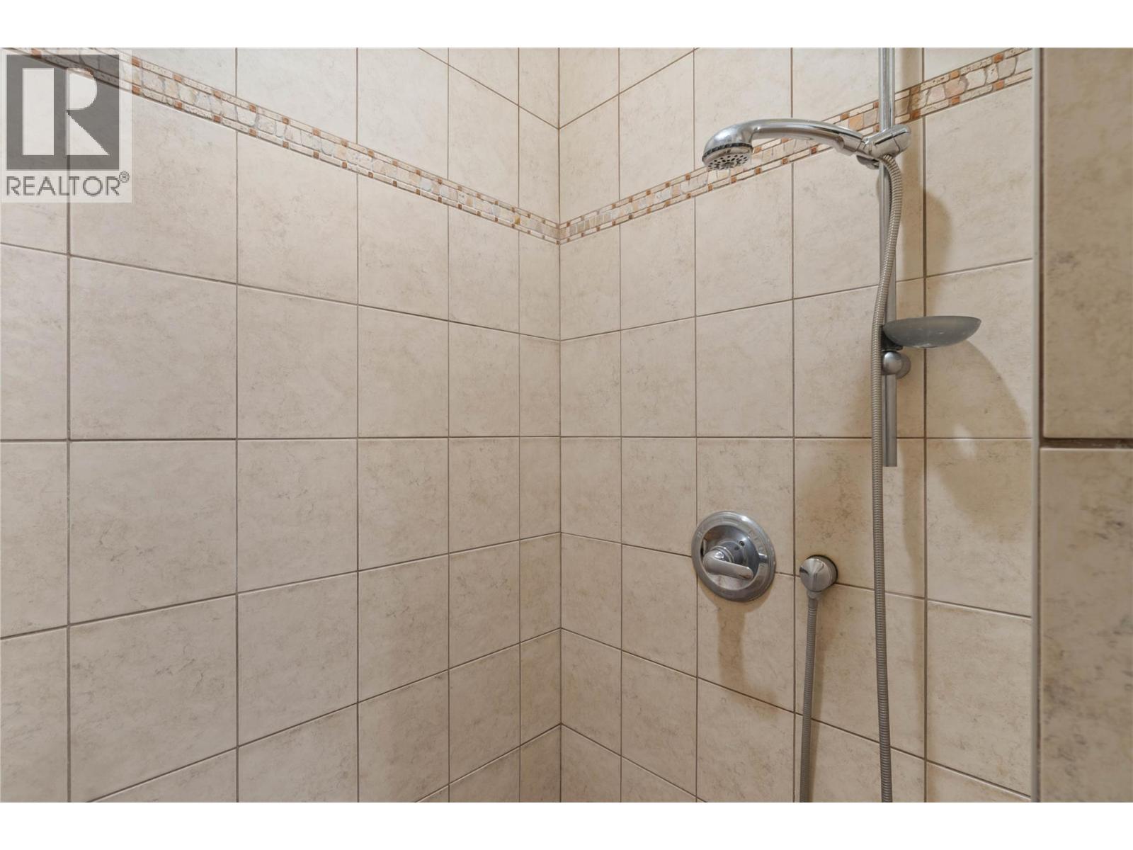 #4 776 Dunrobin Drive - 20