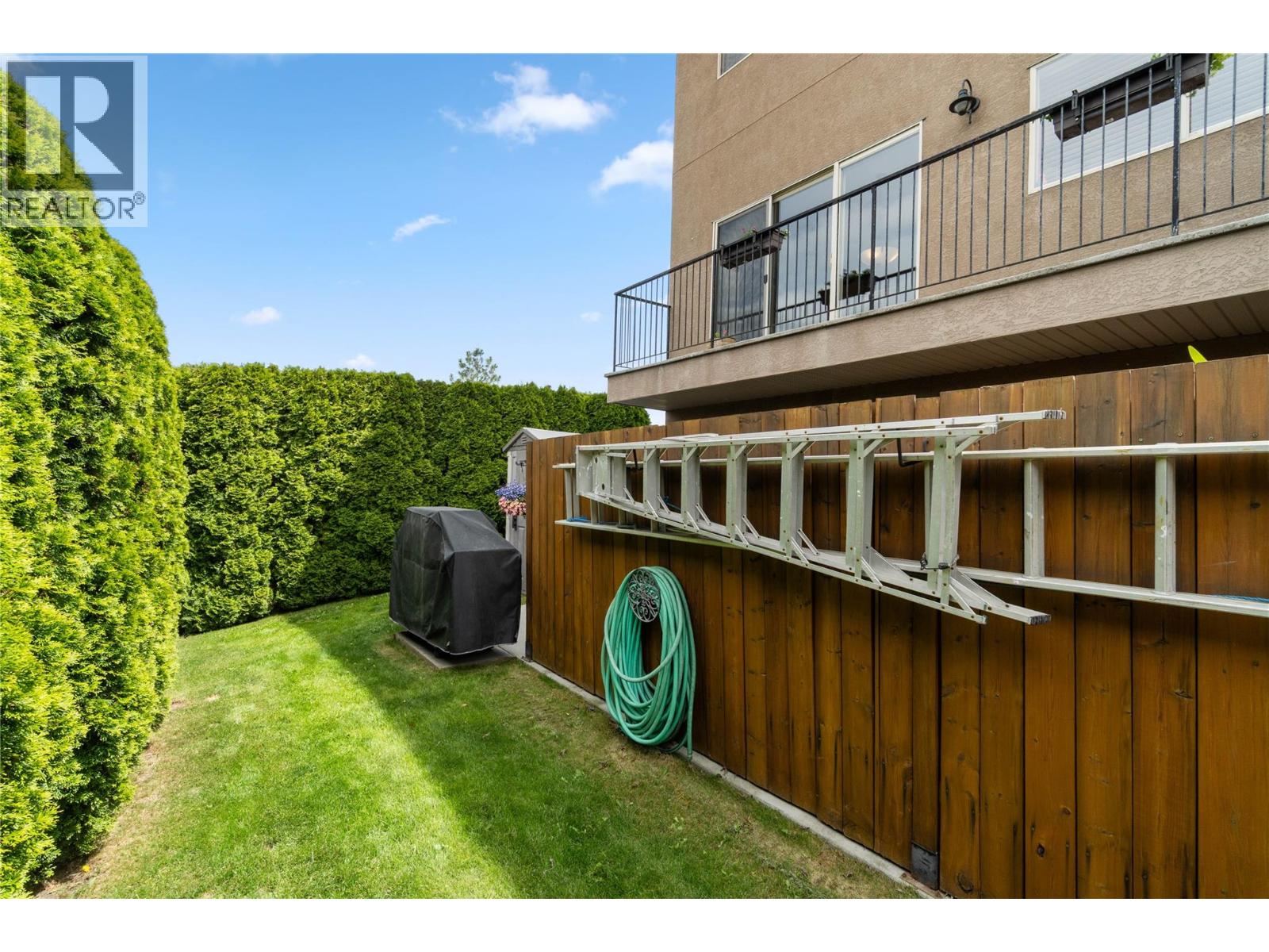 #4 776 Dunrobin Drive - 34