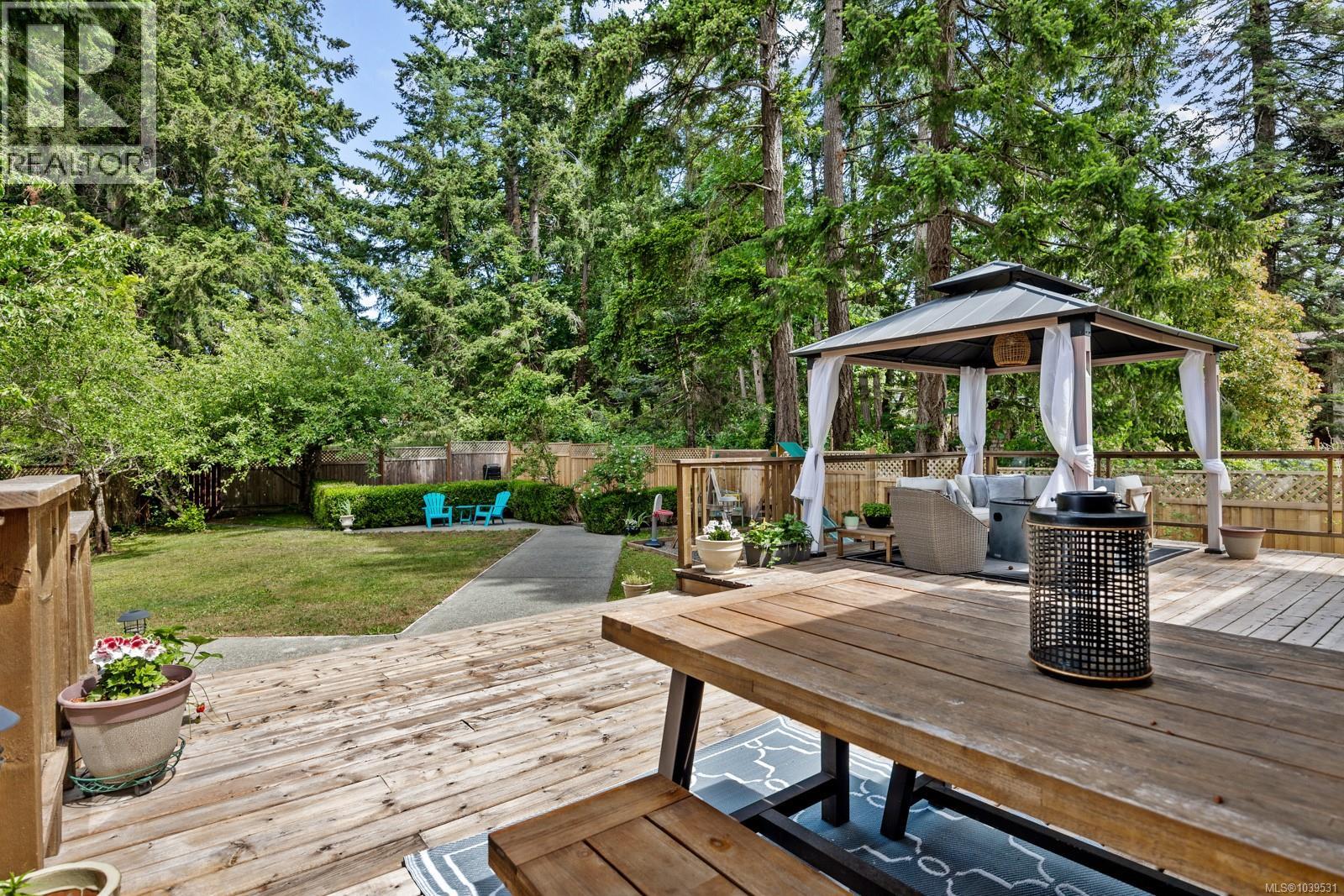 1506 Chinook Dr - 39