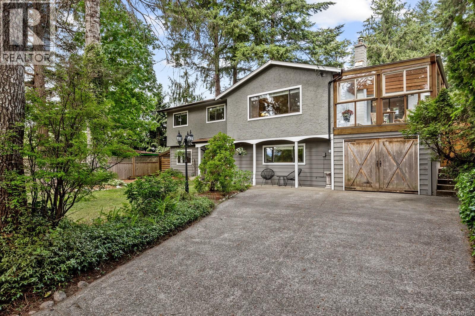 1506 Chinook Dr - 54