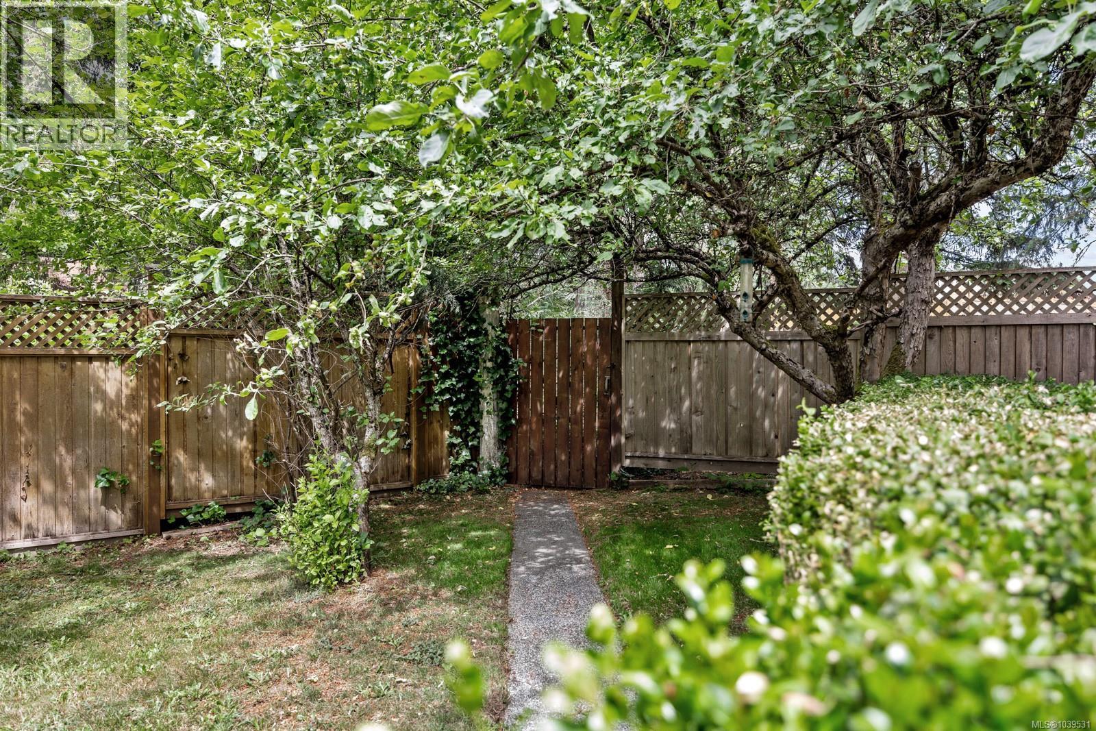 1506 Chinook Dr - 57