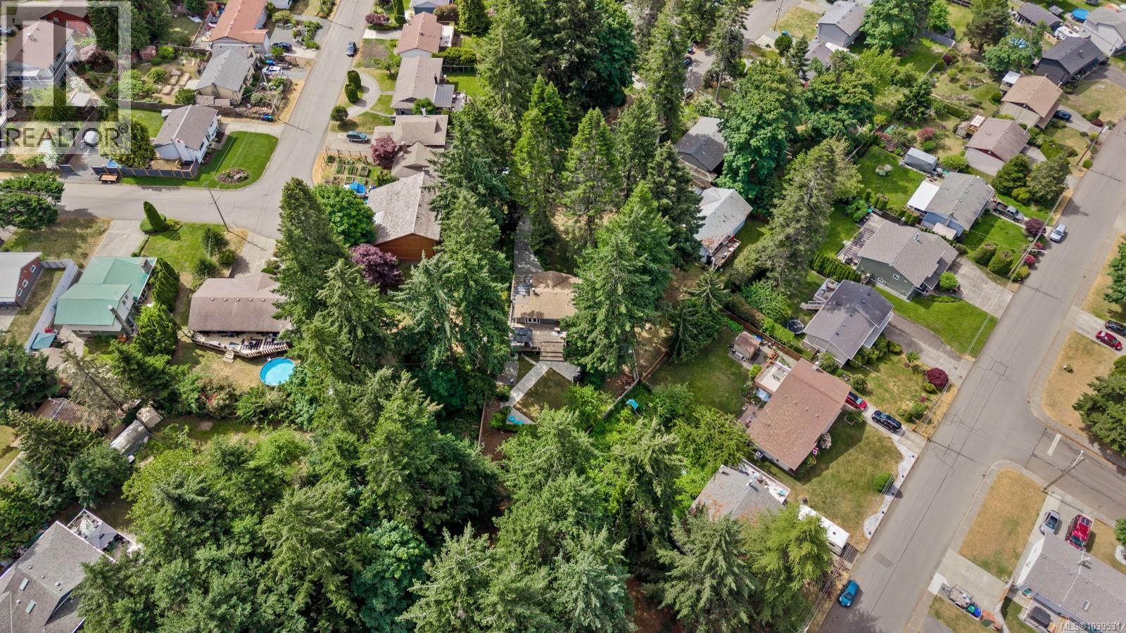 1506 Chinook Dr - 67