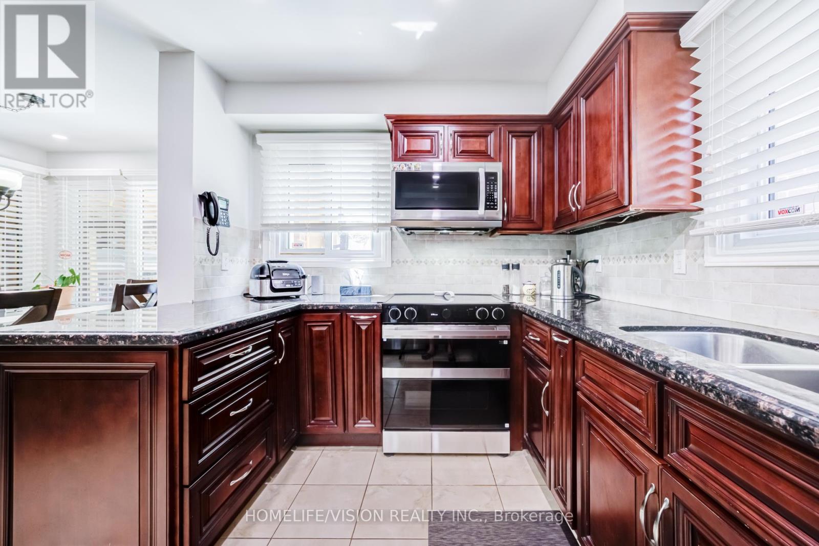 1206 FIELDSTONE CIRCLE - 12