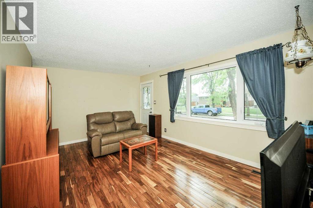 4513 67 Street — photo 7