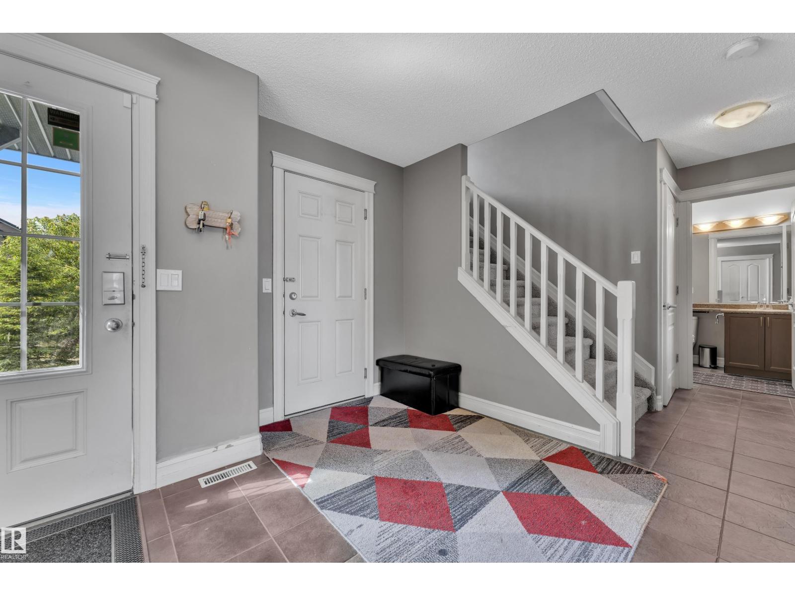 6116 11 AV SW - photo 3