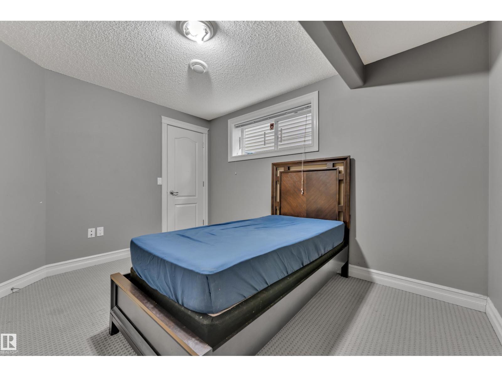 6116 11 AV SW — photo 33
