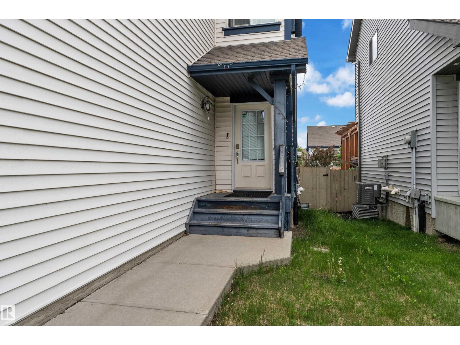 6116 11 AV SW — photo 38