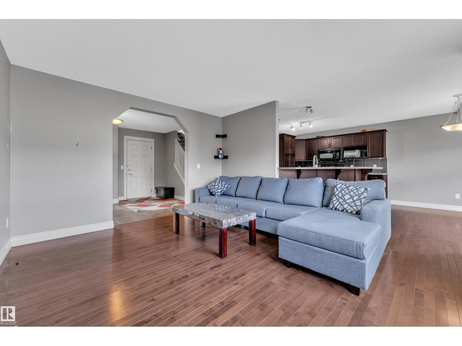 6116 11 AV SW — photo 6