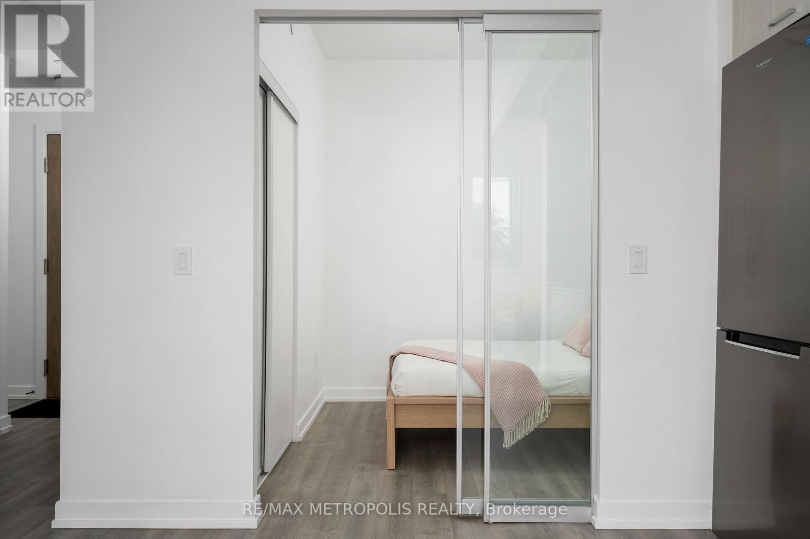 #307 2300 ST CLAIR AVENUE W - Image 12