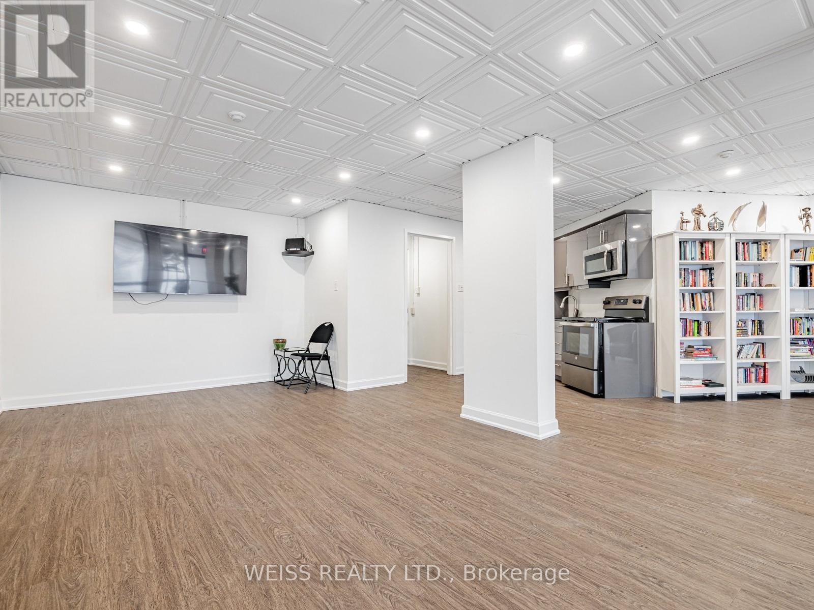 #202 150 NEPTUNE DRIVE - 27