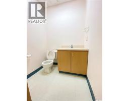 228 Railway Avenue, Weyburn, SK S4H0A2 Photo 13
