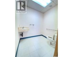 228 Railway Avenue, Weyburn, SK S4H0A2 Photo 7