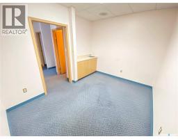 228 Railway Avenue, Weyburn, SK S4H0A2 Photo 9
