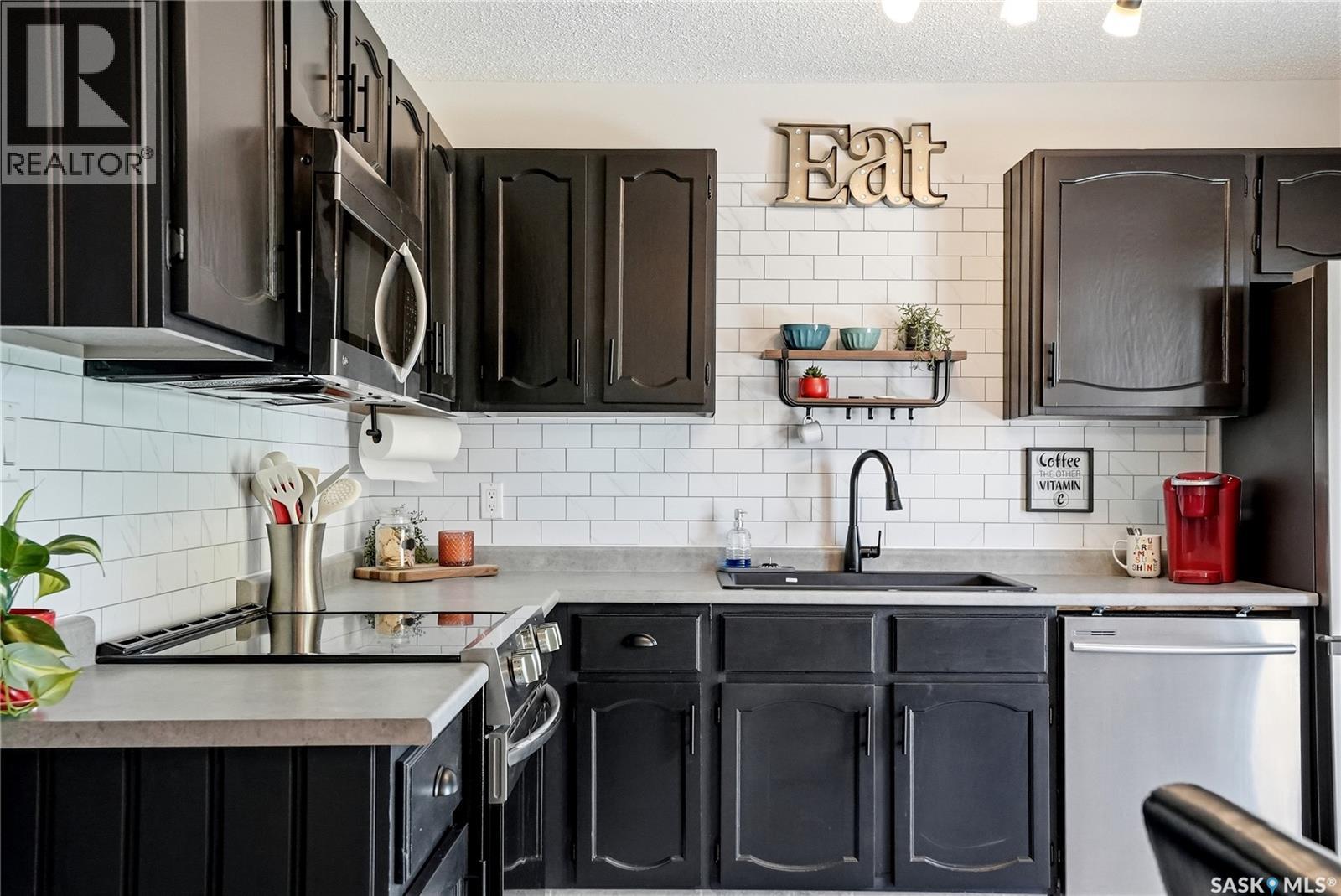 452 Lenore DRIVE — photo 9