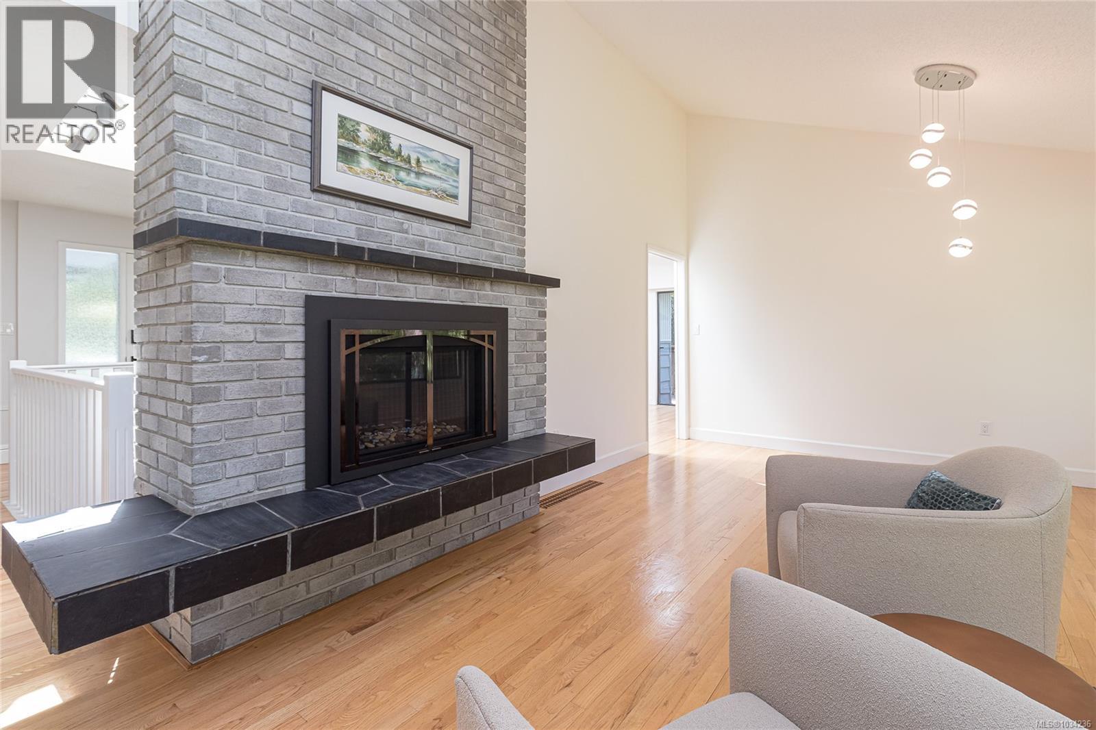 2660 MacDonald Dr E - 17