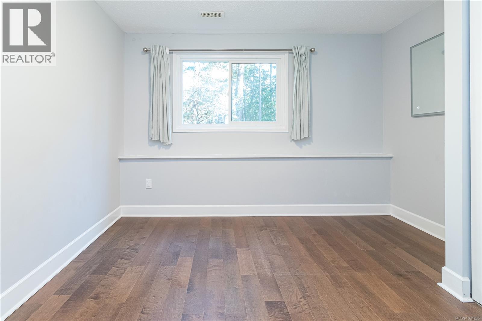2660 MacDonald Dr E - 28