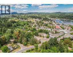 2 Drake Road, Salt Spring Island, BC V8K2K8 Photo 9