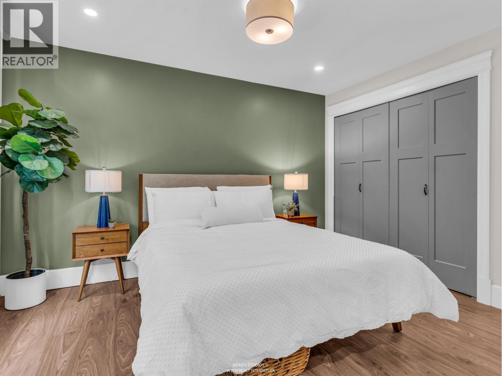 436 LAKEWOOD DRIVE, Vancouver