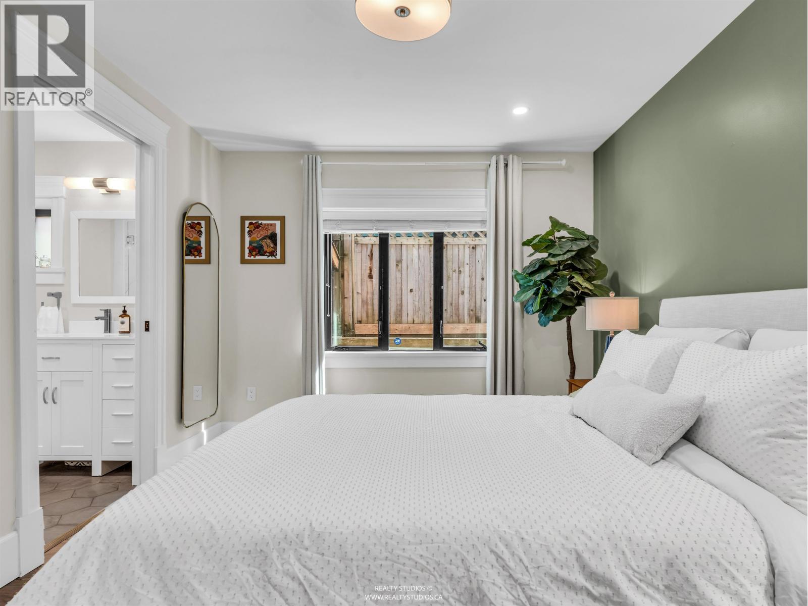 436 LAKEWOOD DRIVE, Vancouver