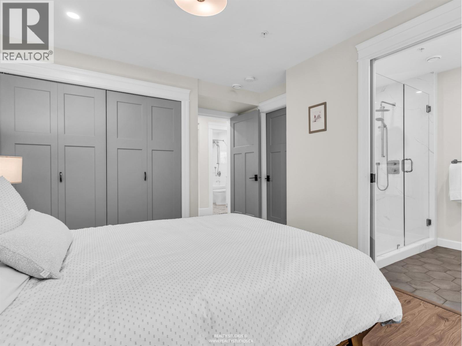 436 LAKEWOOD DRIVE, Vancouver