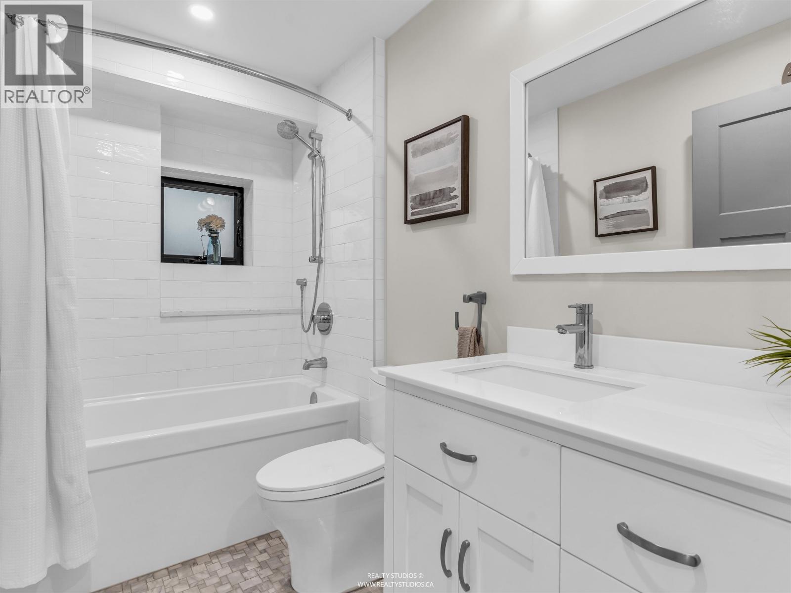436 LAKEWOOD DRIVE, Vancouver