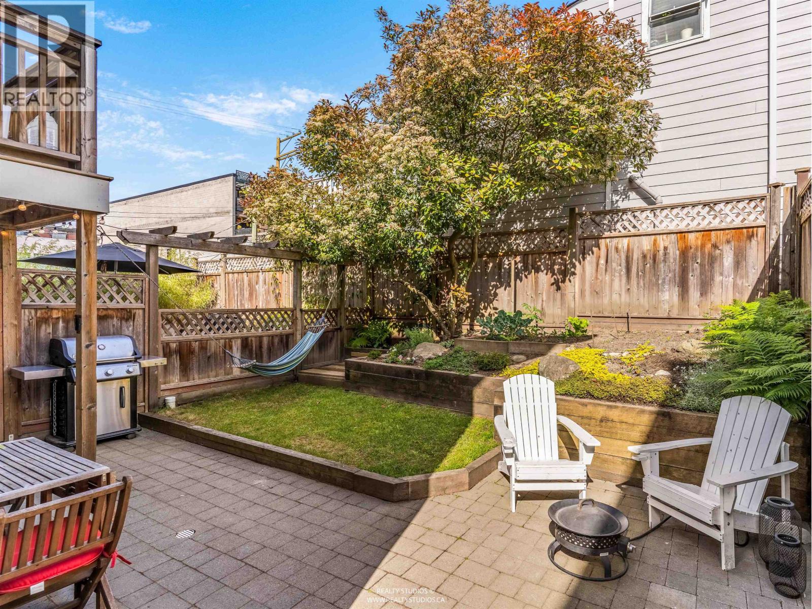 436 LAKEWOOD DRIVE, Vancouver
